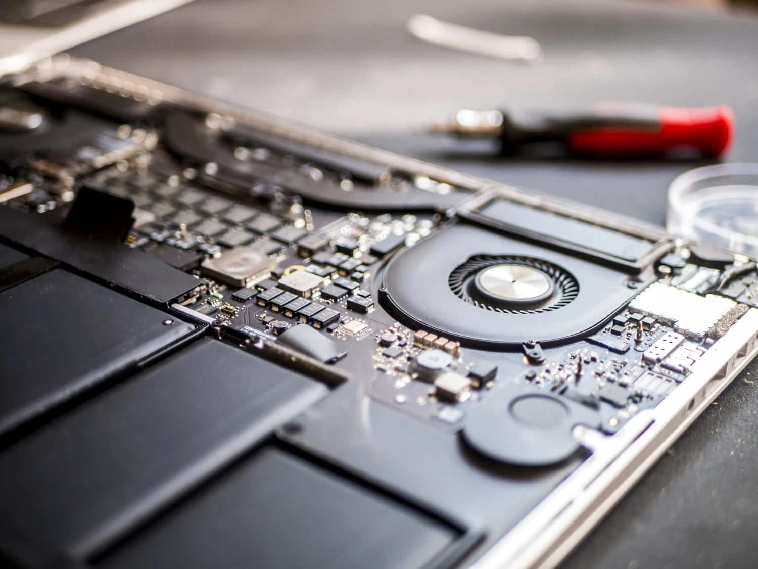 Tips penjagaan bateri laptop yang patut anda ketahui
